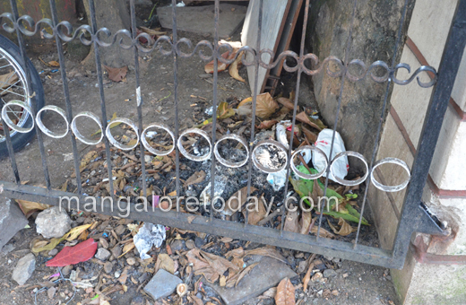 Garbage infront of BJP Office Mangalore
